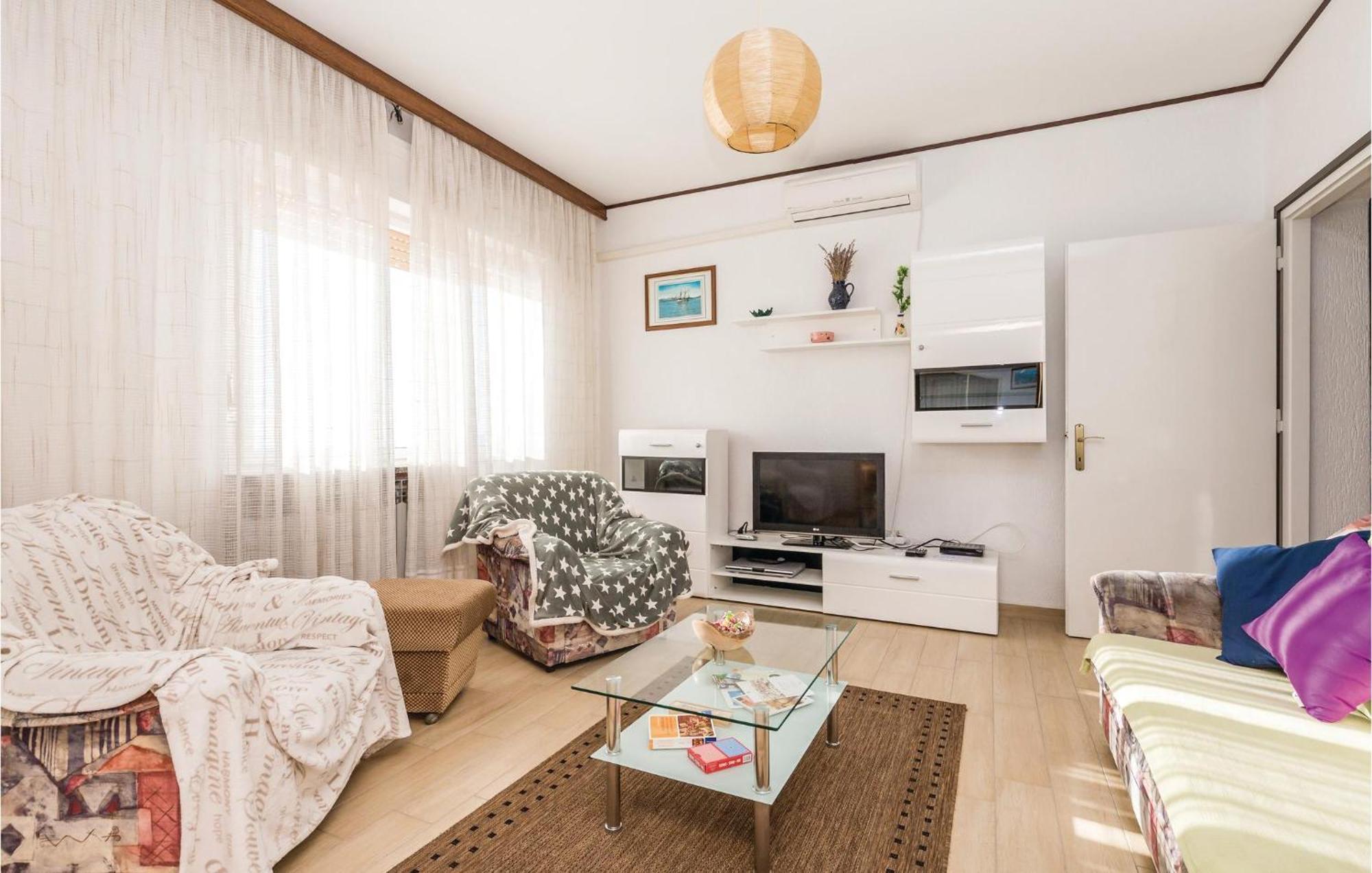 Nice Apartment In Lovran With Kitchen ภายนอก รูปภาพ