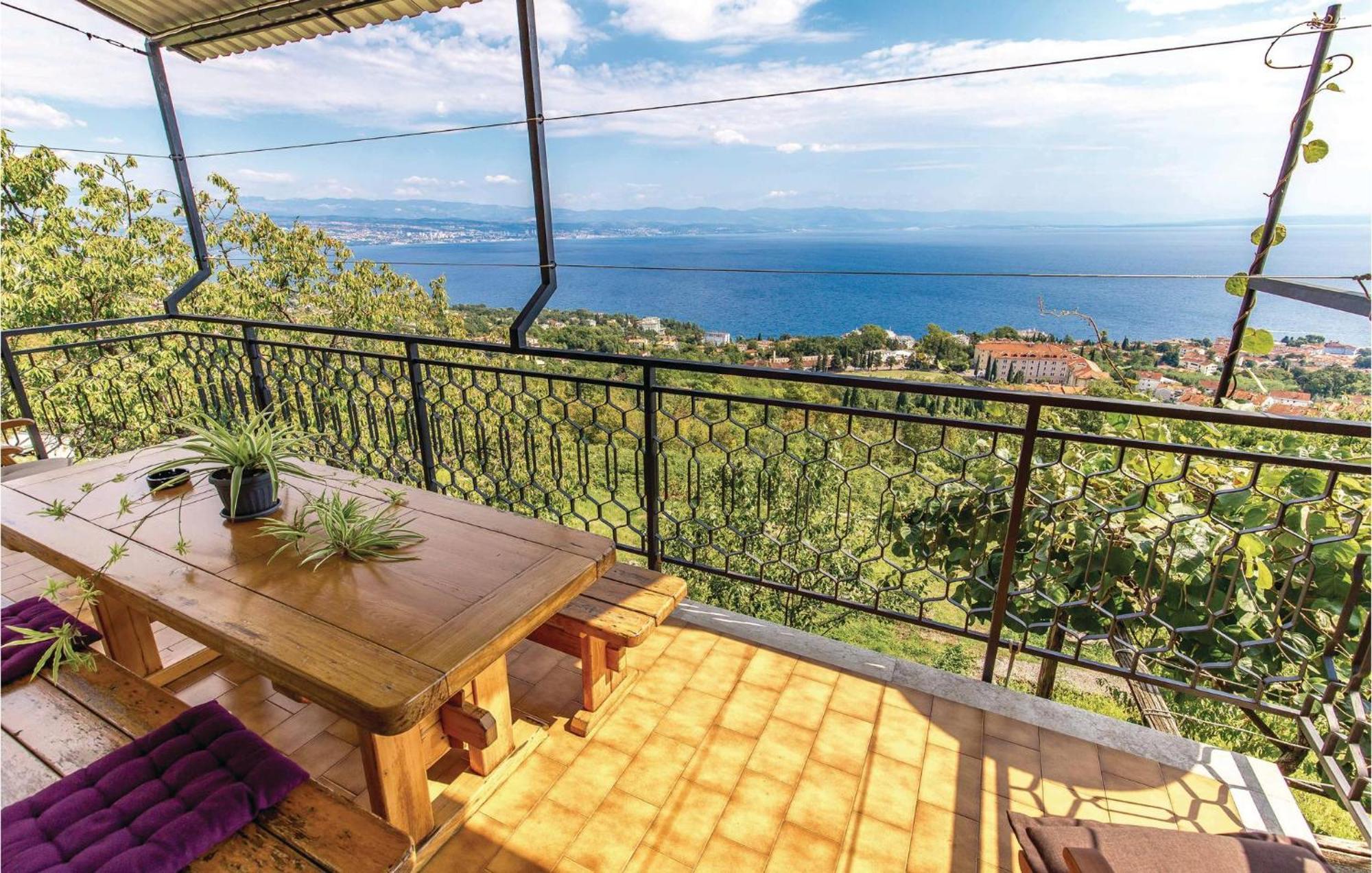 Nice Apartment In Lovran With Kitchen ภายนอก รูปภาพ